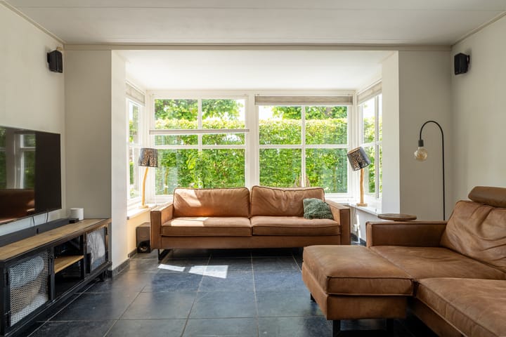 Photo 10 of Burgemeester van der Schansstraat 49