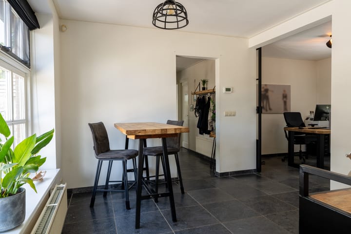 Photo 11 of Burgemeester van der Schansstraat 49