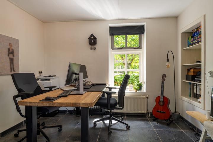 Photo 13 of Burgemeester van der Schansstraat 49