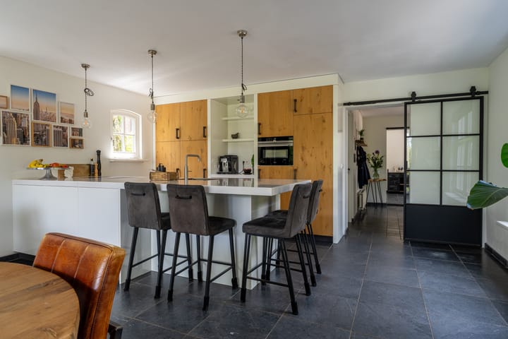 Photo 18 of Burgemeester van der Schansstraat 49