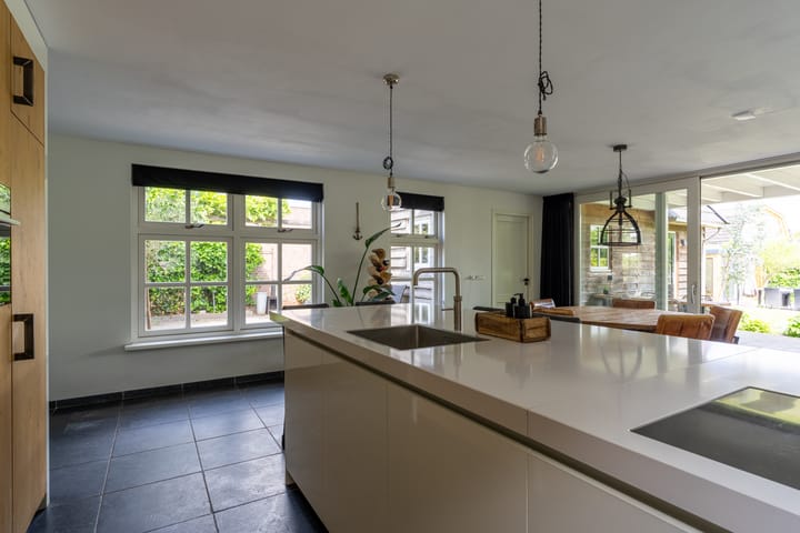 Photo 21 of Burgemeester van der Schansstraat 49