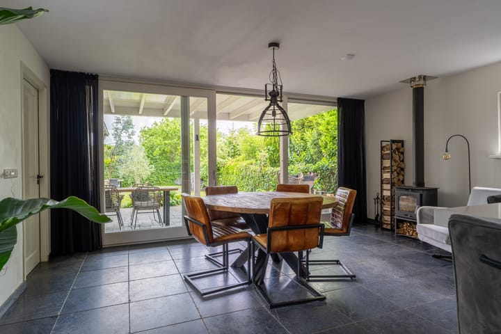 Photo 23 of Burgemeester van der Schansstraat 49