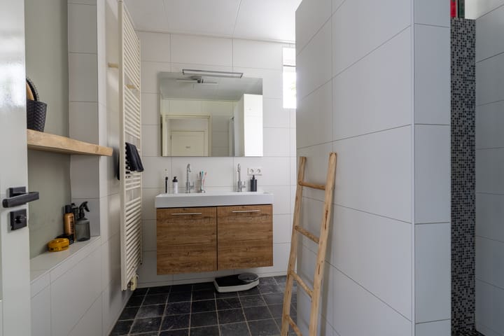 Photo 26 of Burgemeester van der Schansstraat 49