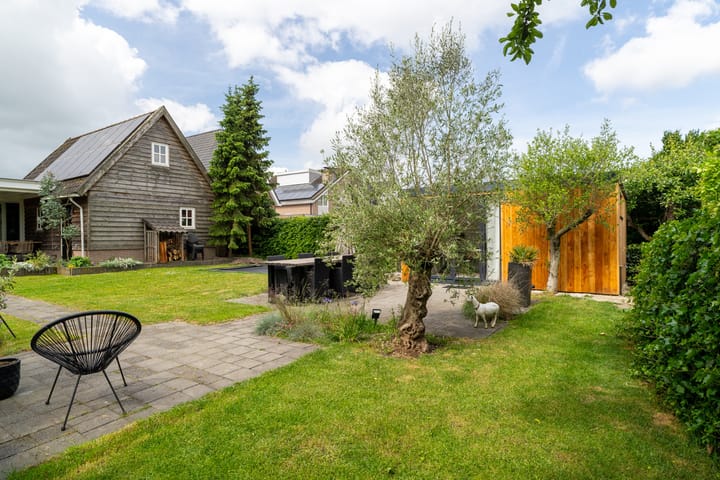 Photo 45 of Burgemeester van der Schansstraat 49