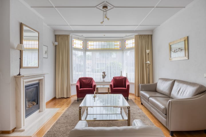 Photo 3 of Teugenaarsstraat 21