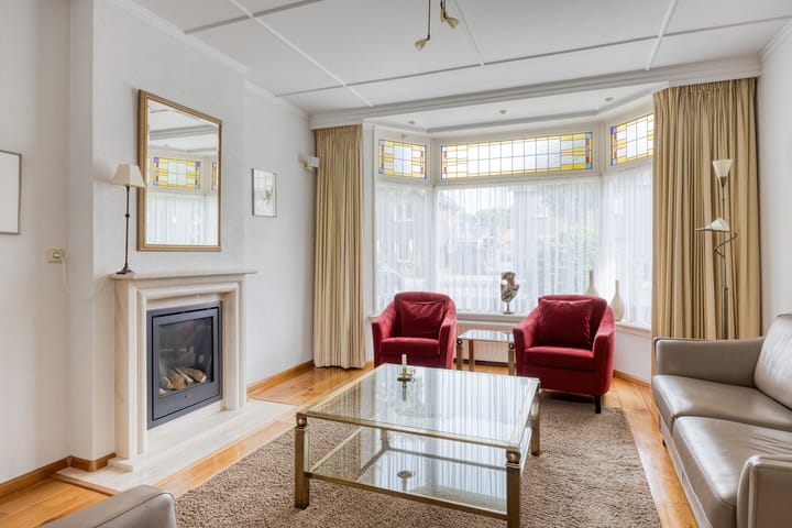 Photo 6 of Teugenaarsstraat 21