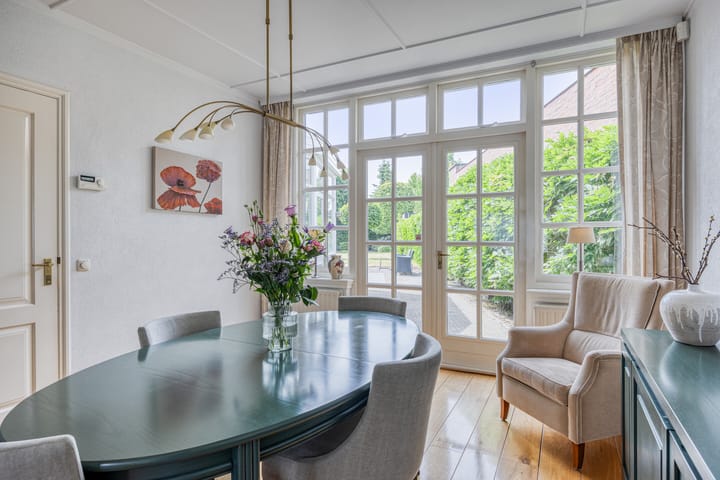 Photo 8 of Teugenaarsstraat 21