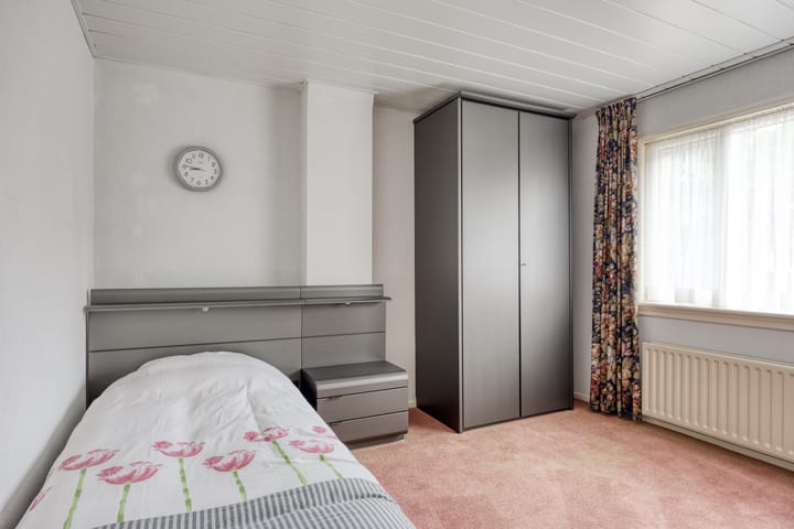 Photo 22 of Teugenaarsstraat 21