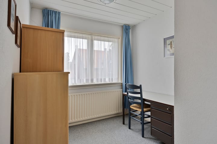 Photo 25 of Teugenaarsstraat 21