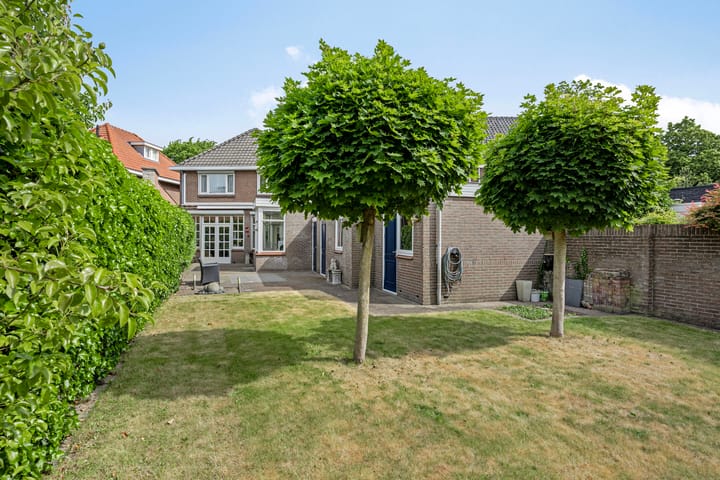 Photo 28 of Teugenaarsstraat 21