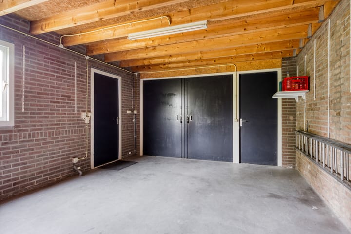 Photo 30 of Teugenaarsstraat 21