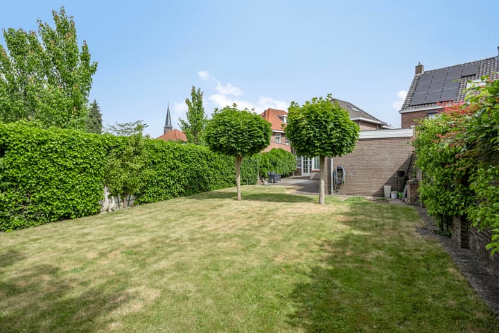 Photo 34 of Teugenaarsstraat 21