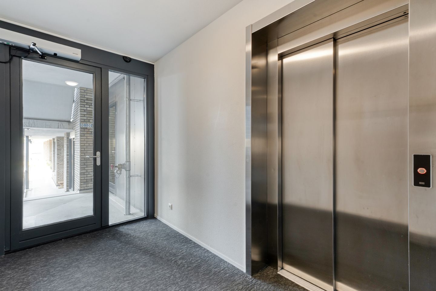 Photo 34 of Nachtegaalstraat 7-D