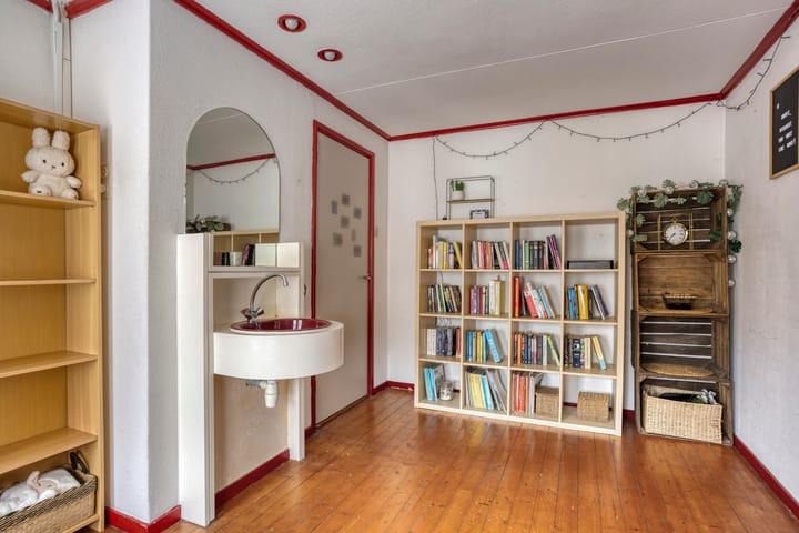 Photo 26 of Prins Bernhardstraat 7