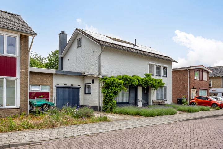 Photo 37 of Prins Bernhardstraat 7