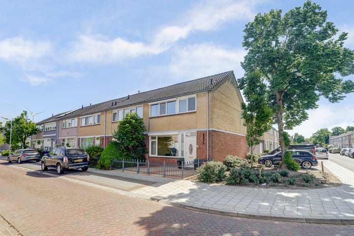 Photo 1 of Haarlemstraat 11