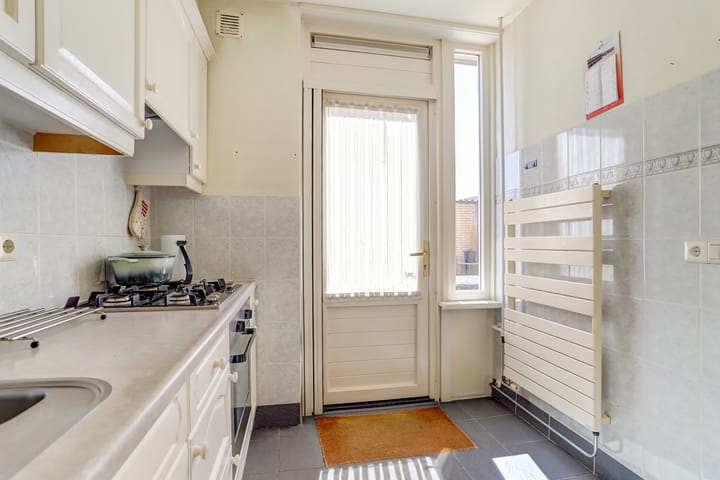 Photo 10 of Haarlemstraat 11