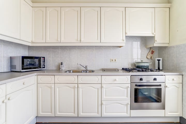 Photo 11 of Haarlemstraat 11