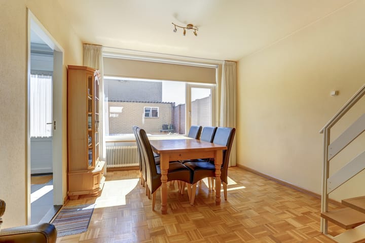 Photo 12 of Haarlemstraat 11