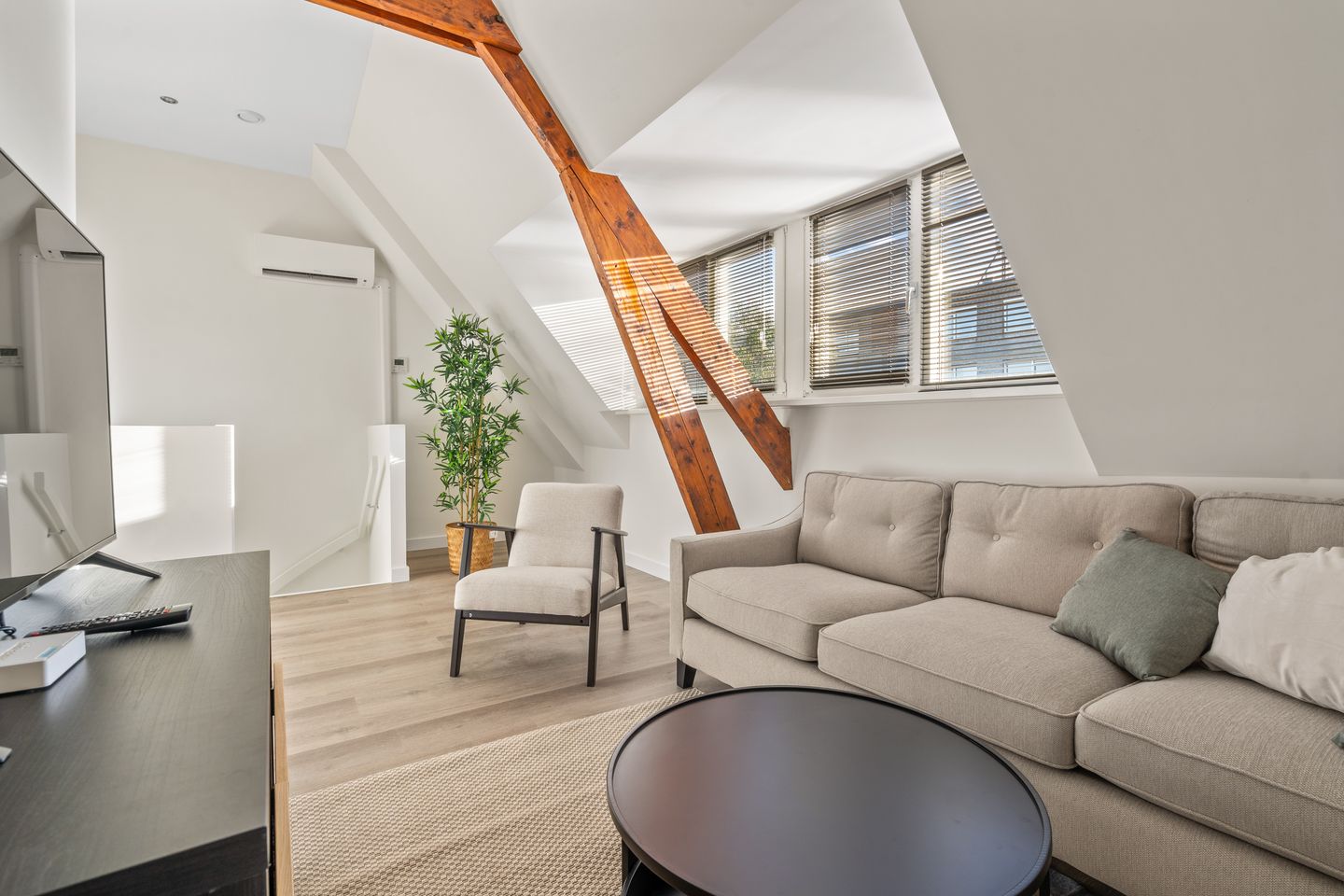 Foto 25 van Lodewijk Napoleonlaan 31-A