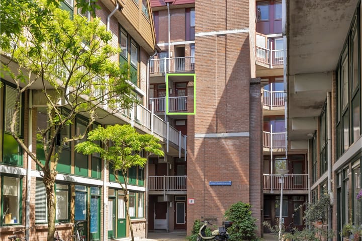 Photo 2 of Graaf Balderikstraat 141