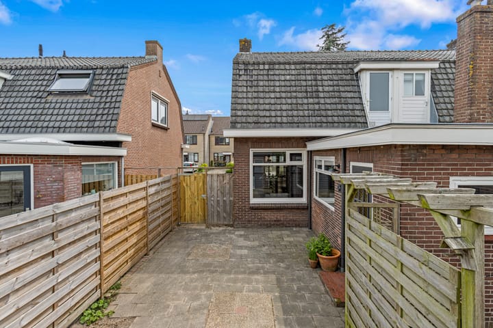 Photo 20 of Schoolstraat 25