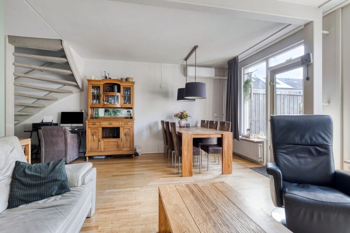 Photo 10 of Saturnus 14