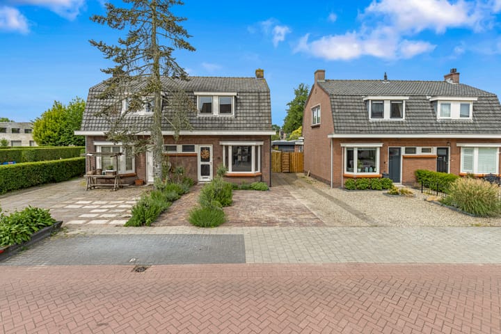 Photo 36 of Schoolstraat 25