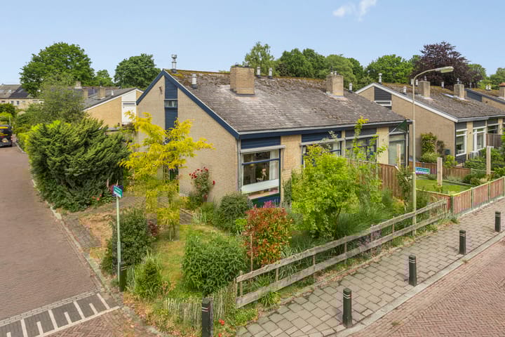 Foto 1 van Emmalaan 39