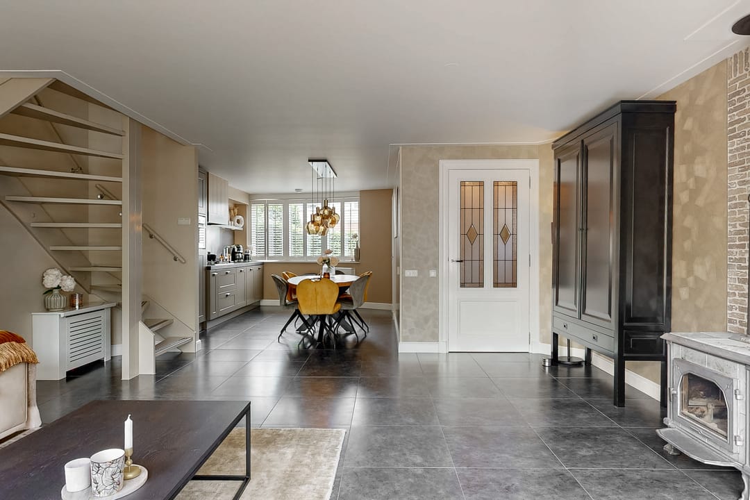 Photo 7 of Spanker 7