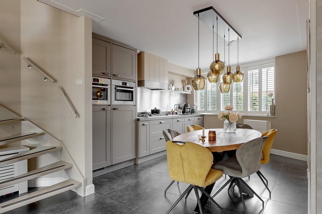 Photo 8 of Spanker 7