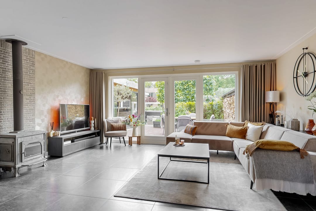 Photo 13 of Spanker 7