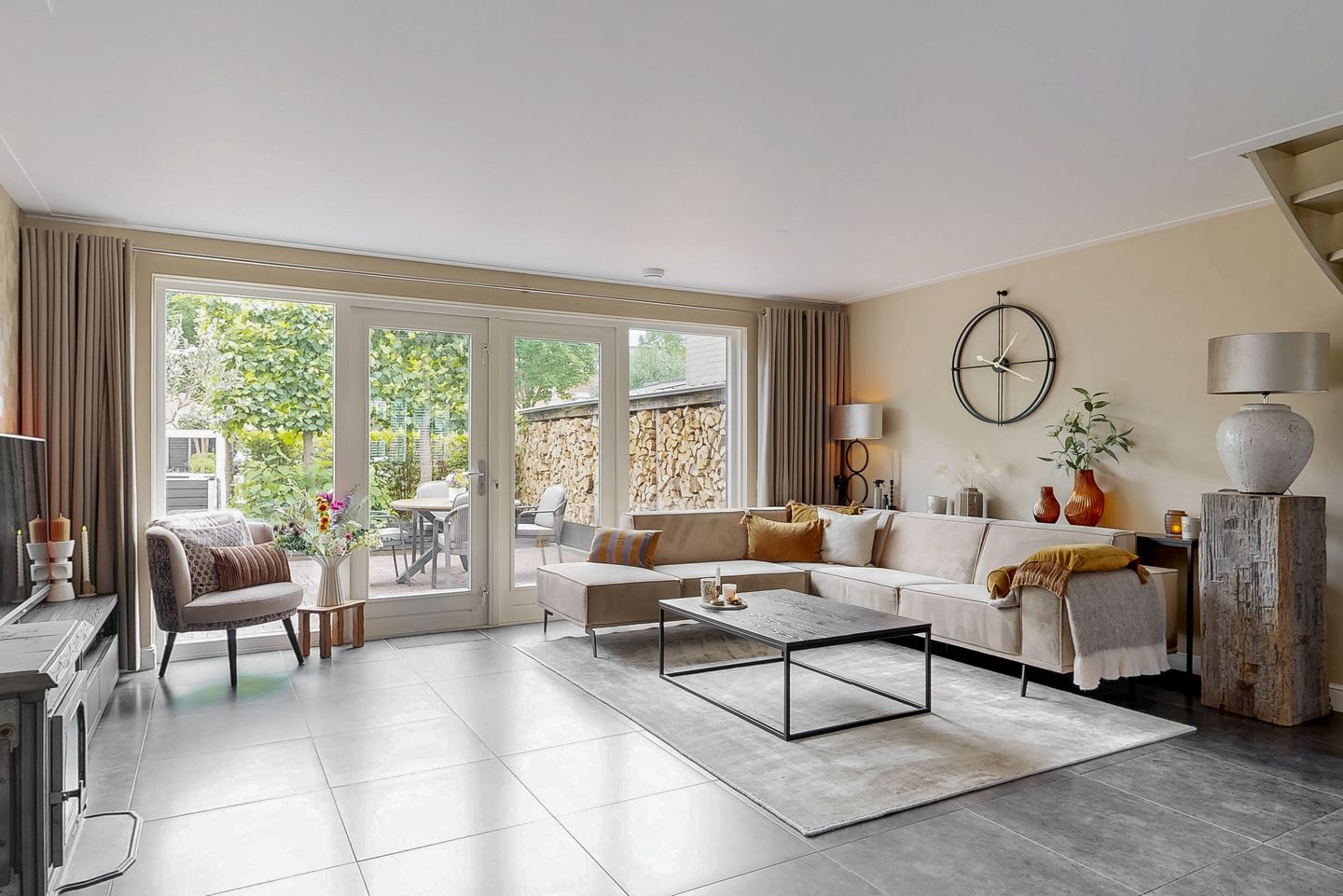 Photo 14 of Spanker 7