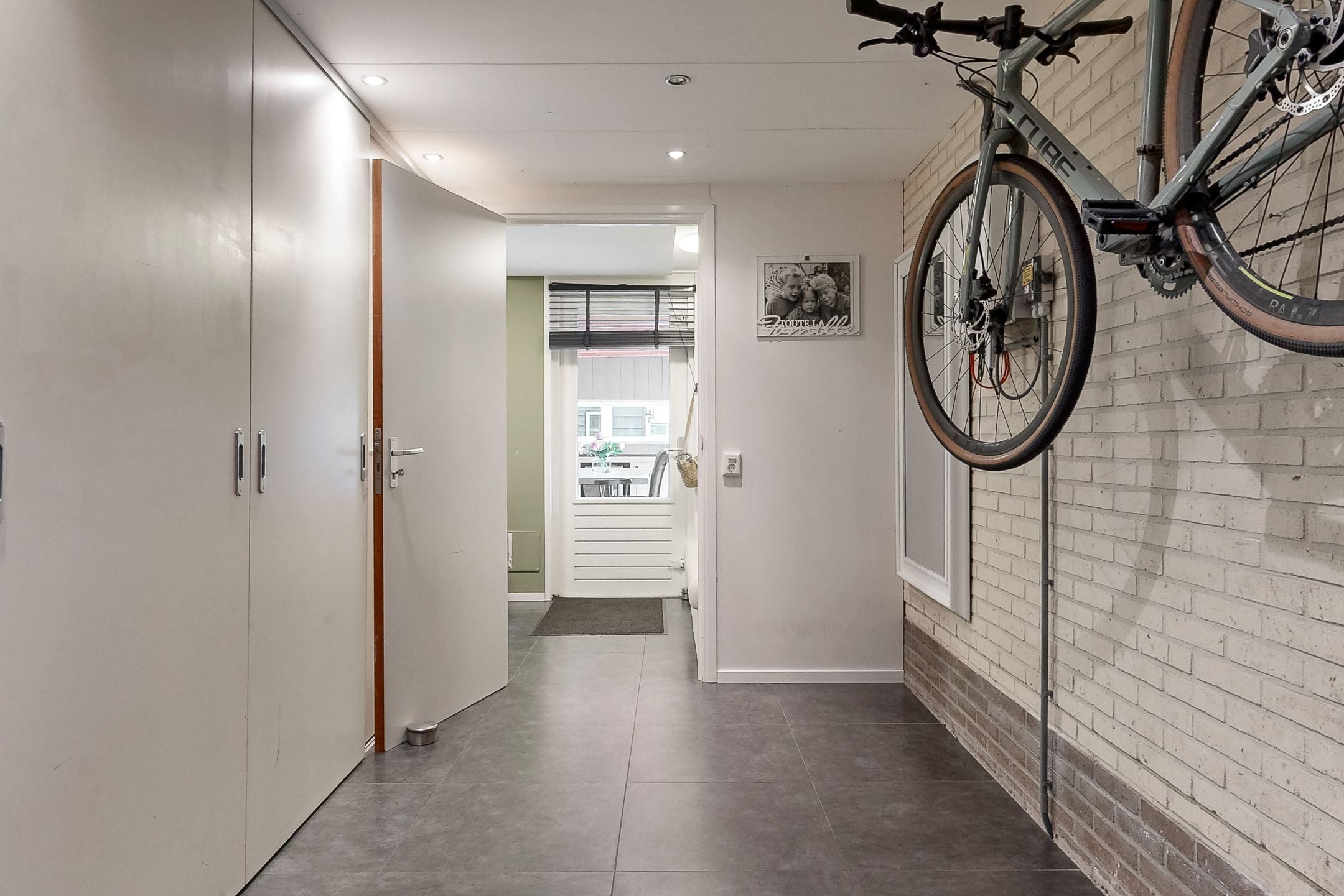 Photo 15 of Spanker 7