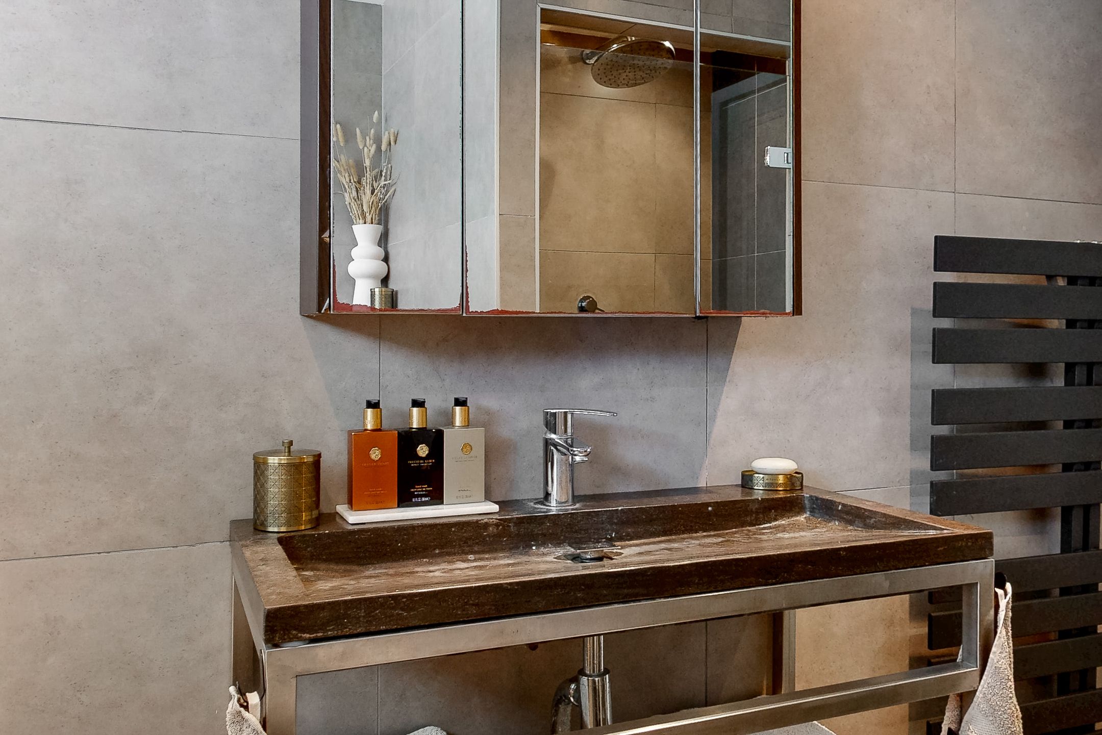 Photo 27 of Spanker 7