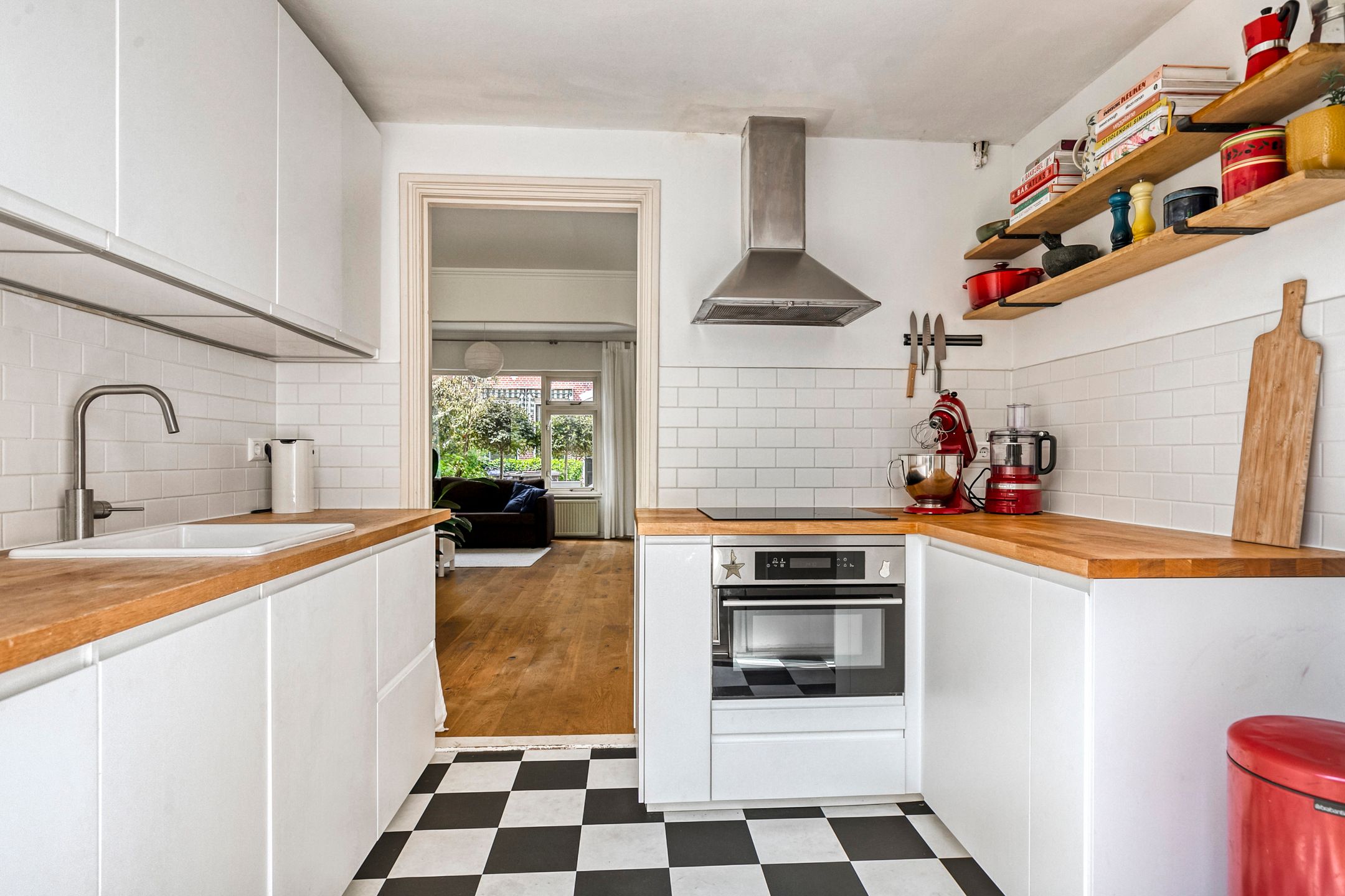 Photo 9 of Leeghwaterstraat 124