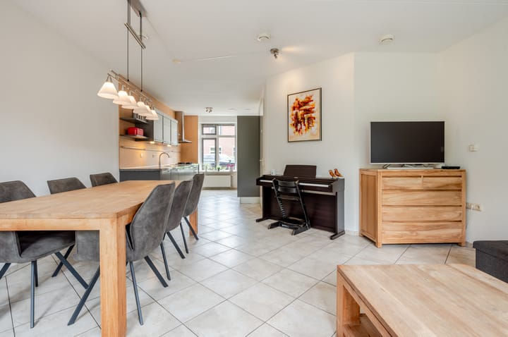 Foto 5 van Weegbreemeen 22