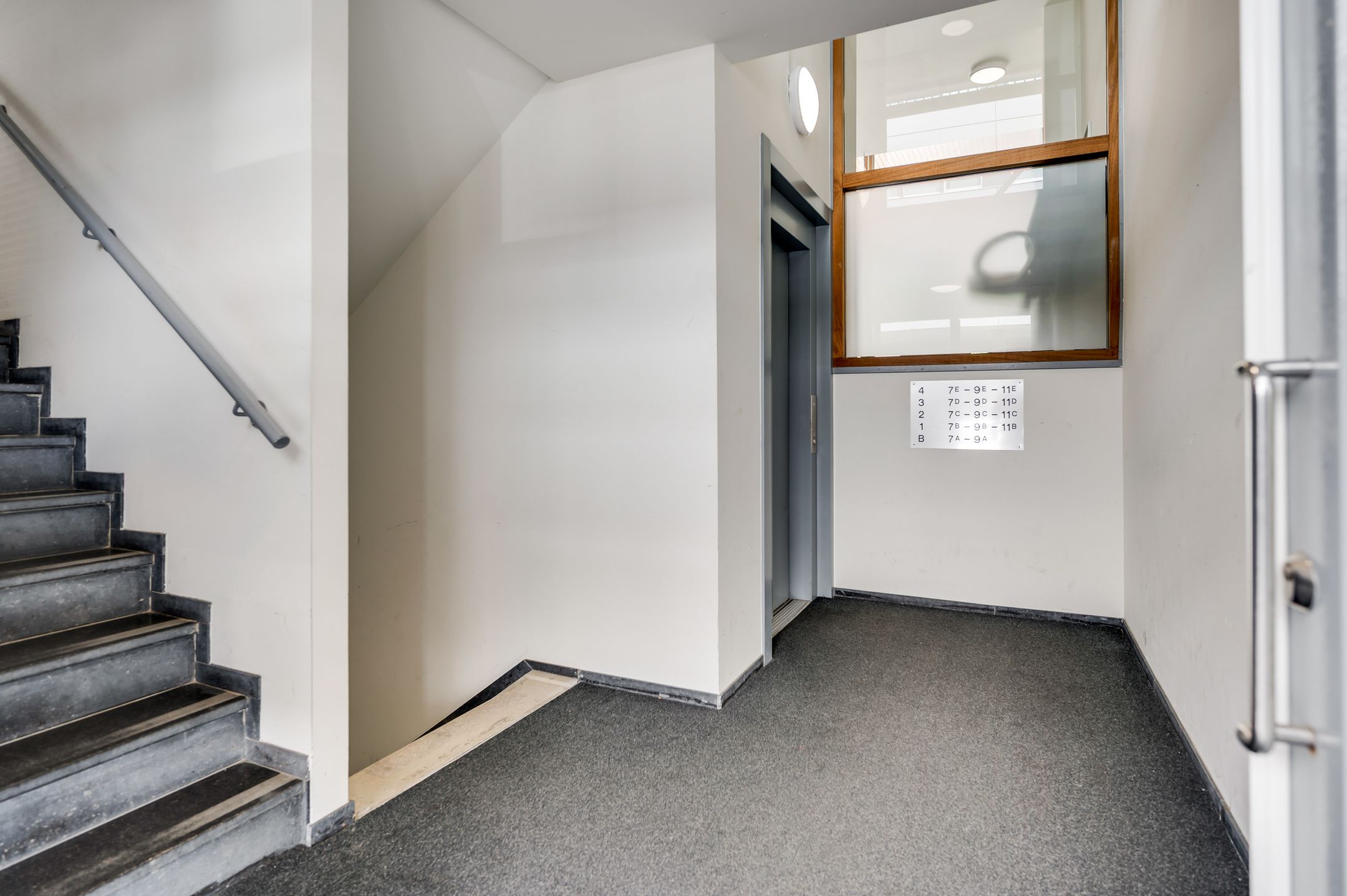 Foto 6 van Sonnevillelunet 9-C