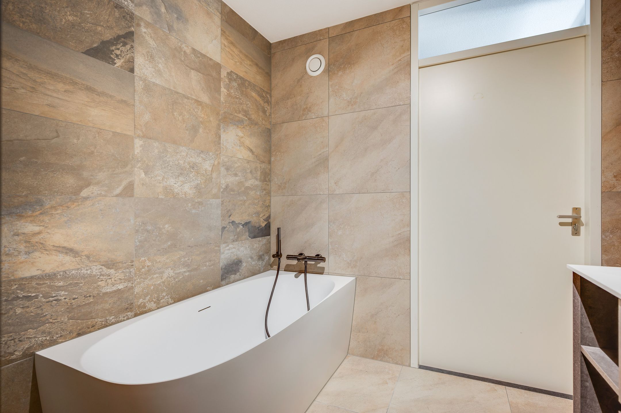 Foto 24 van Sonnevillelunet 9-C