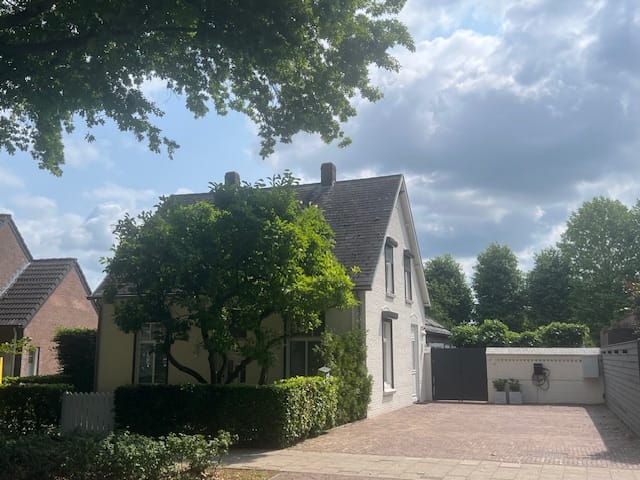 Foto 2 van Schutsboomstraat 61