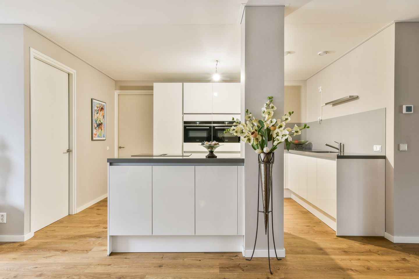 Foto 4 van Hoofdweg 706-H