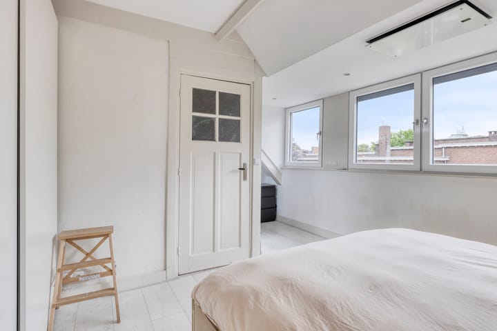 Photo 21 of Elisabeth Strouvenlaan 57