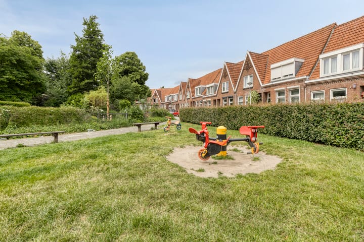 Photo 29 of Elisabeth Strouvenlaan 57