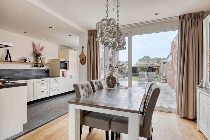 Foto 9 van Burgemeester Overmarsstraat 16