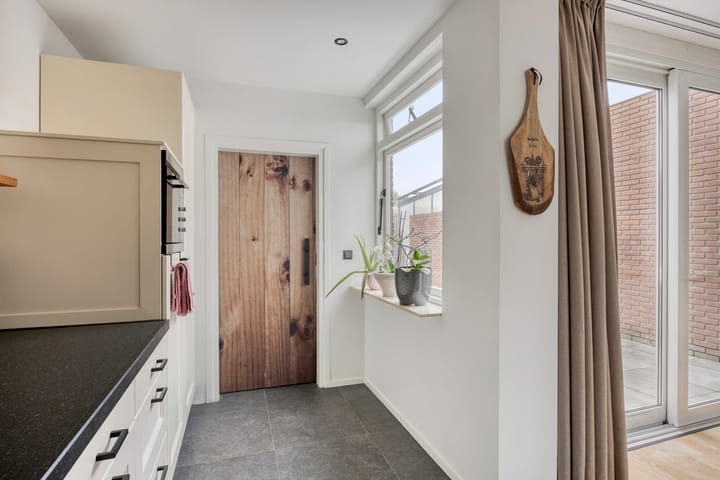 Foto 12 van Burgemeester Overmarsstraat 16