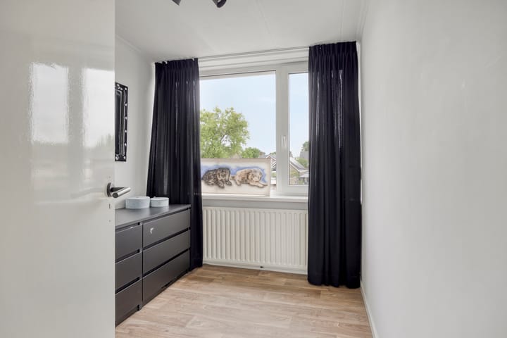 Foto 18 van Burgemeester Overmarsstraat 16