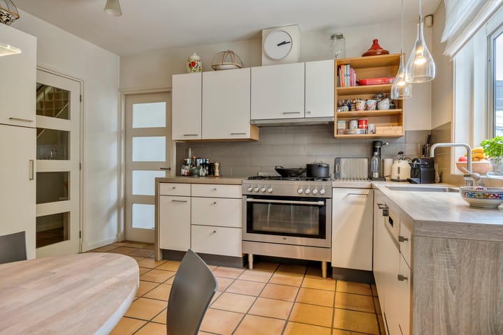 Foto 18 van Venloonstraat 17