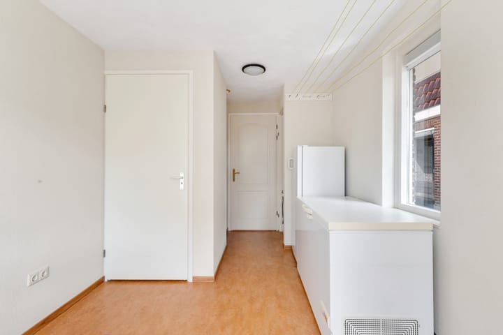 Photo 11 of Professor Eijkmanstraat 57