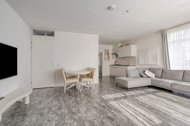 Foto 7 van Saparua 77