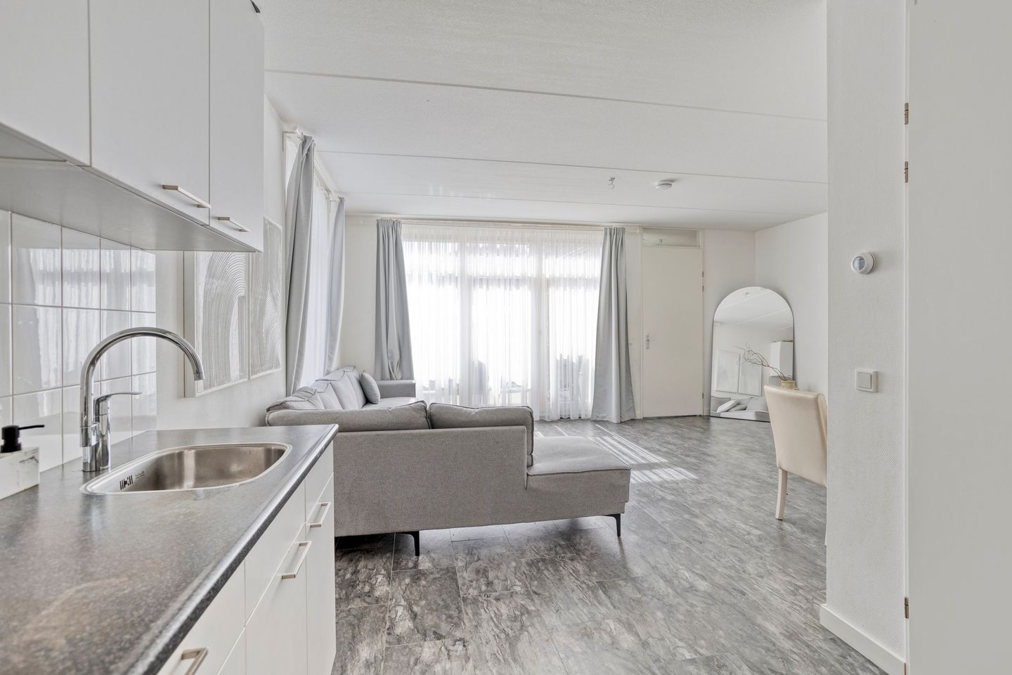 Foto 10 van Saparua 77